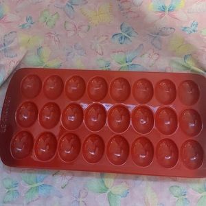 Le Creuset deviled egg holder. Never used. Color is Cerise